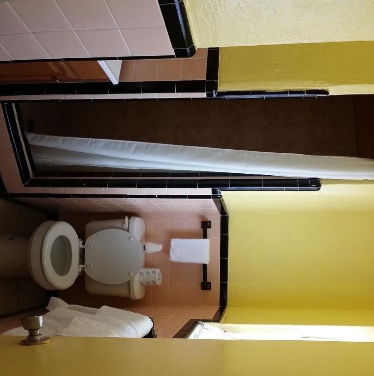 Holly Hill Twi Light Motel מראה חיצוני תמונה