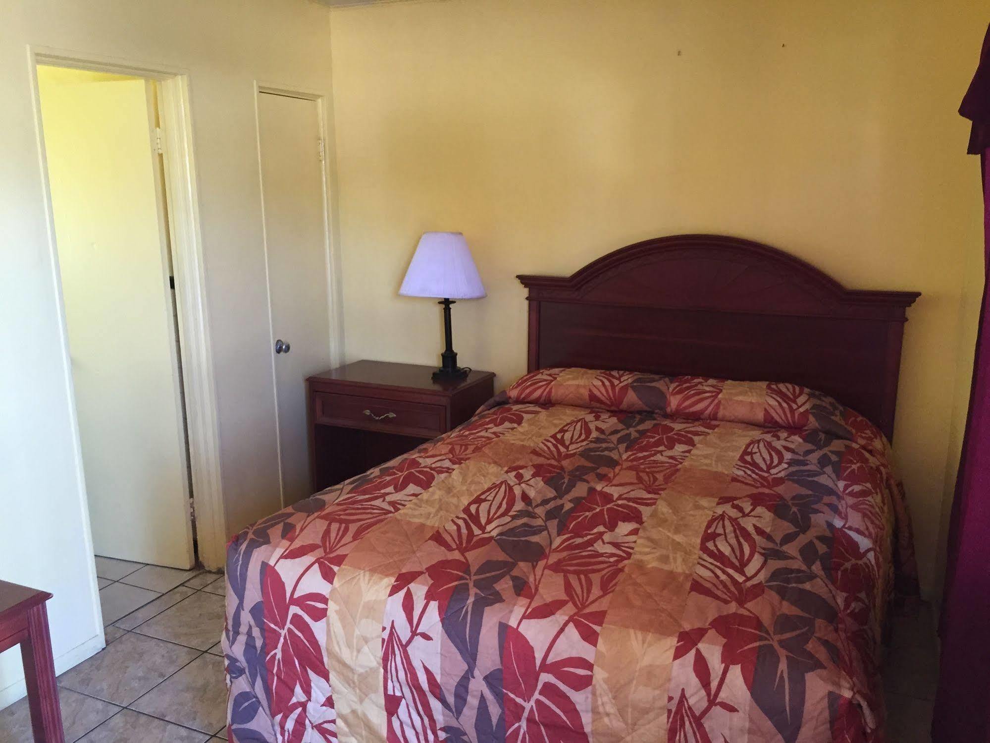 Holly Hill Twi Light Motel מראה חיצוני תמונה