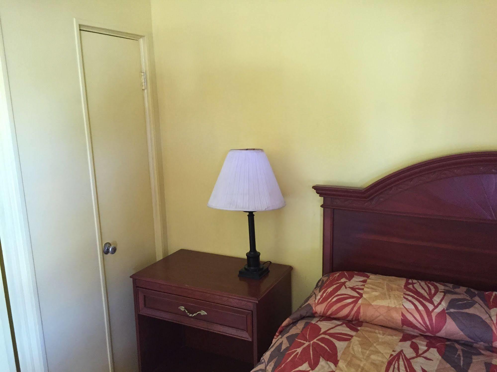 Holly Hill Twi Light Motel מראה חיצוני תמונה